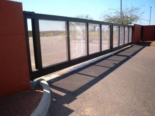 PERFORATED ALUMINUM GATE