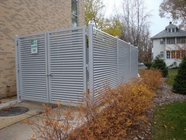 ALUMINUM FIXED LOUVER FENCE