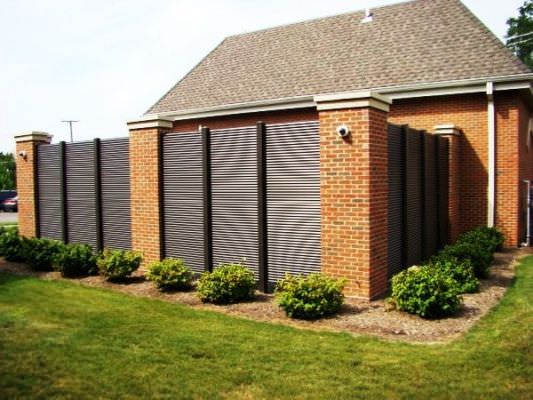 ALUMINUM PRIVACY FENCE