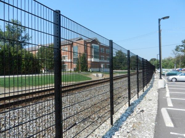 WELDED WIRE FENCE