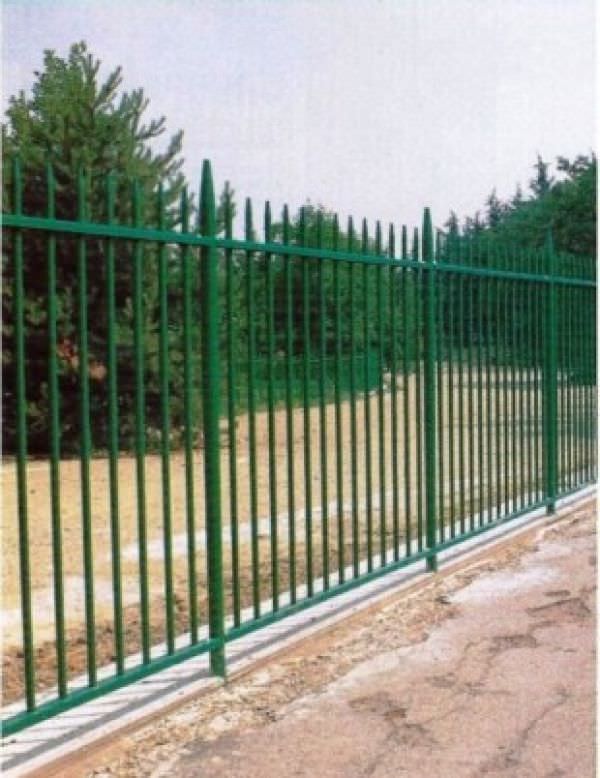 GALVANIZED STEEL PICKET FENCE